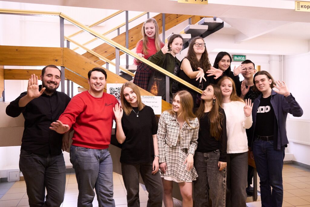 Девять учеников лингвокласса АПО прошли на заключительный этап ВсОШ по русскому языку